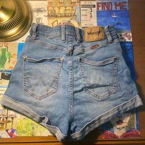 Wrangler x UO short denim shorts
